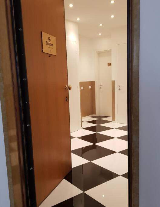 Bsuites Trieste In Centro Storico Con Wifi بادوفا الغرفة الصورة